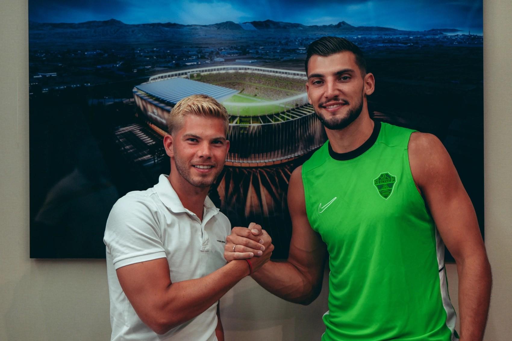 埃尔切官方, 含买断选项 埃尔切官方, 含买断选项