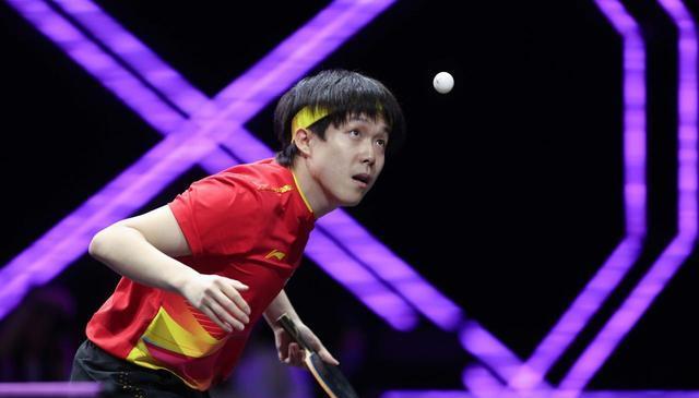 一定的危机, KQVxw