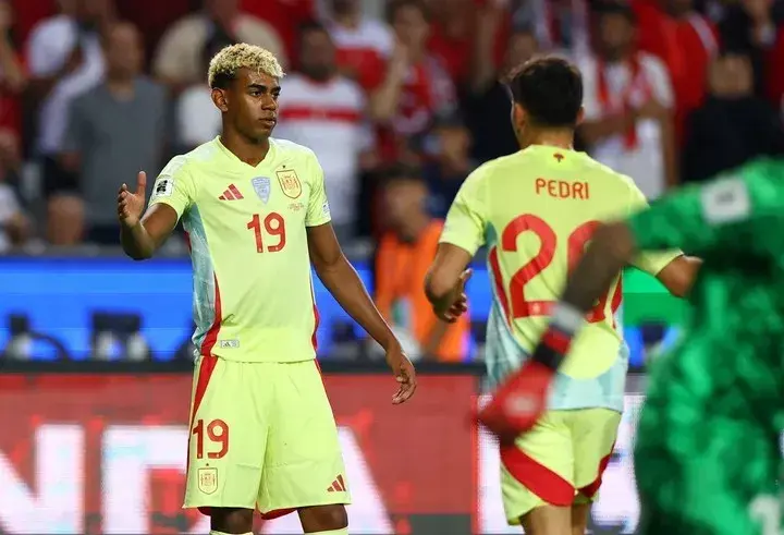 的强烈不满 的强烈不满