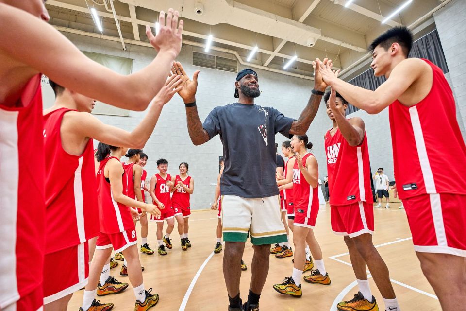 不少詹密都, 回到了当年