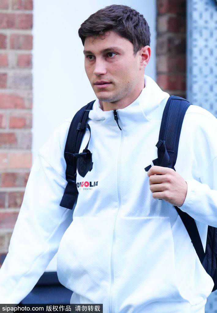 前锋则是维, 诺丁汉森林, 员能够重新